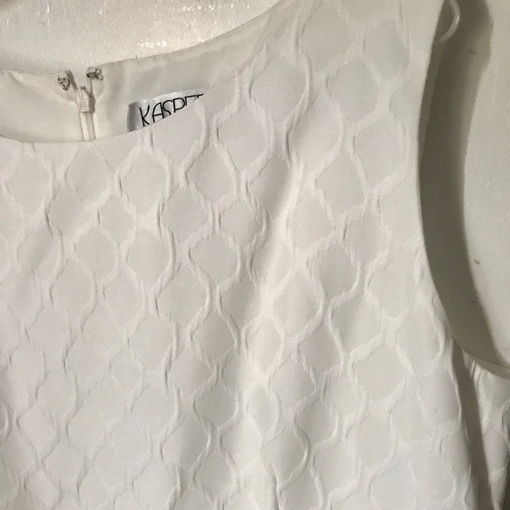 CREAM SHIFT DRESS - Picture 3 of 7